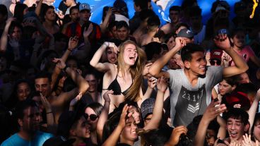 Sol, río, música y muy buena onda en la fiesta de la Vida.