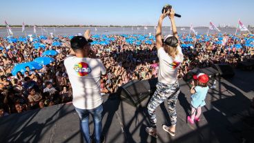 Sol, río, música y muy buena onda en la fiesta de la Vida.