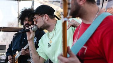 Sol, río, música y muy buena onda en la fiesta de la Vida.