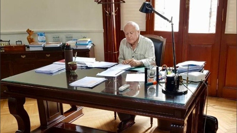 El gobernador pedirá prórroga para la presentación del presupuesto.