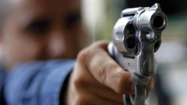 Dos hombres abrieron fuego desde una moto e hirieron a una nena.