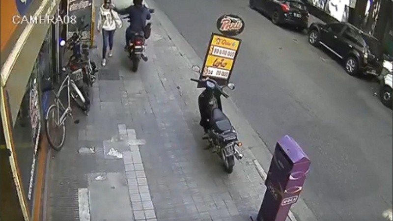 El motochorro en plena acción. 