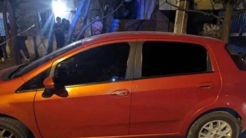 El Fiat Punto que manejaba el policía. 