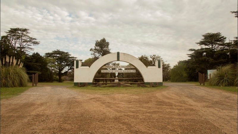 El viejo acceso al Parque Villarino de Zavalla. 