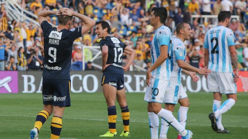 Riaño se lamenta, Rius no lo puede creer. Central lo mereció ganar.