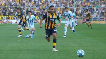 Gamba volvió a la titularidad y al gol.