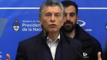 "Menos impuestos para más trabajo", prometió Macri.