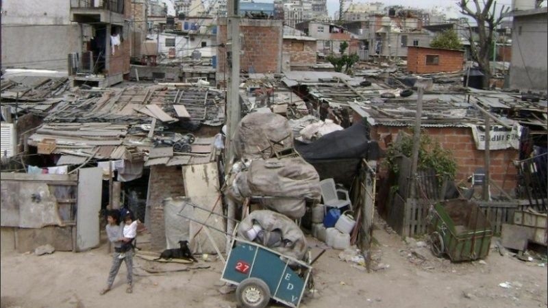 La pobreza volvió a subir y alcanzó el 35,4 por ciento.