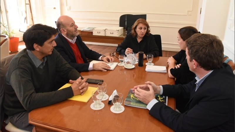 La intendenta se reunió este miércoles con el gabinete social.