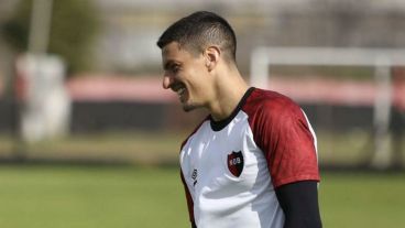 Salinas pide pista en la formación titular.