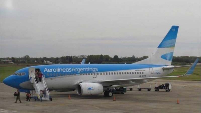 Los vuelos afectados son los de Aerolíneas y Austral.