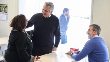 Alberto Fernández y Randazzo, durante un descanso en una estación de servicio.