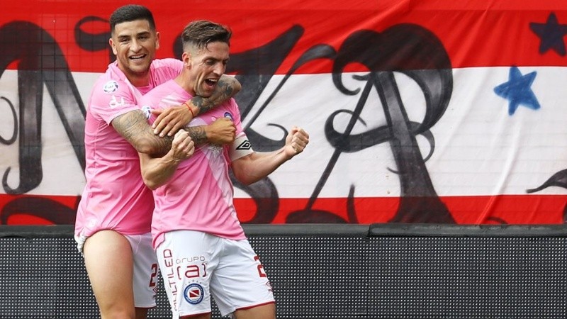 Hauche celebra el segundo del Bicho en la Paternal.