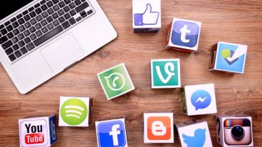 Tiene como objetivo formar profesionales especialistas en la planificación estratégica y gestión de las redes sociales.