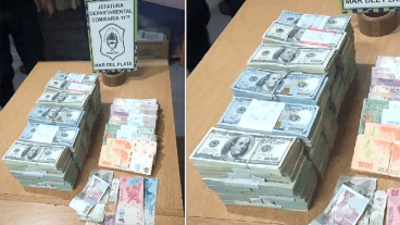 La pila de dólares y pesos hallada quedó en manos de la fiscalía de Mar del Plata.