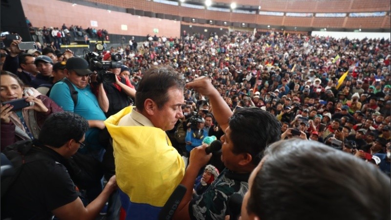 La masiva reunión de manifestantes indígenas en Quito. 