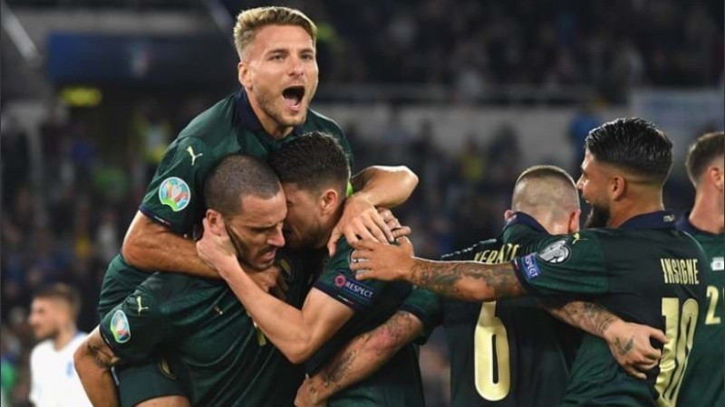 Italia ganó en el estadio Olímpico de Roma con goles de Jorginho y Federico Bernardeschi.