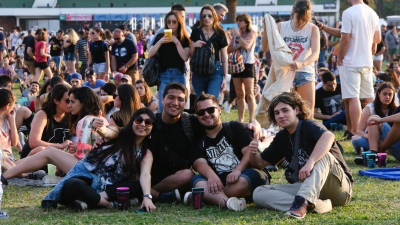 Una multitud disfrutó de una nueva edición del Festival Bandera en el hipódromo.