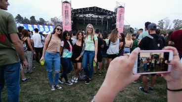 Una multitud disfrutó de una nueva edición del Festival Bandera en el hipódromo.