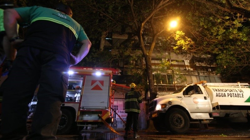 El siniestro se produjo en el quinto piso del edificio.