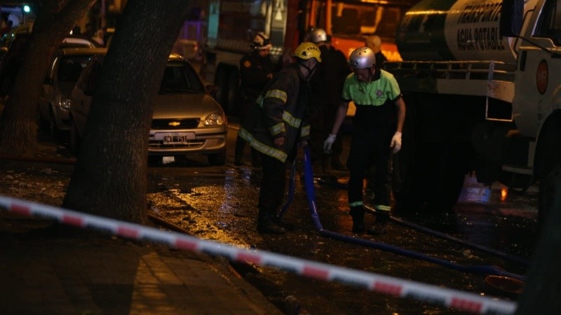 El siniestro se produjo en el quinto piso del edificio.