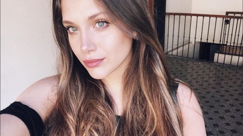 Barbie se tiño su cabello y se ve muy diferente. 