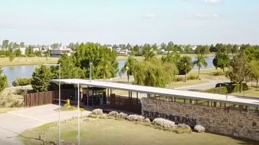 El ingreso a Puerto Roldán, una de las imágenes captadas por D'Alessio.