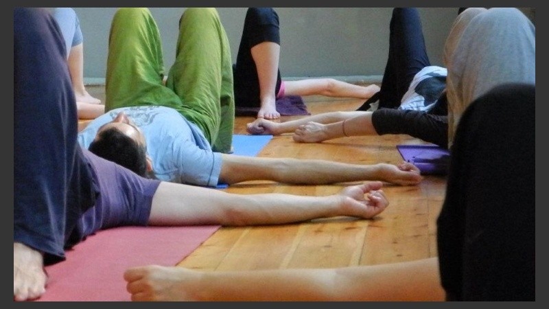 Tiene como objetivo crear una cultura somática, poner en diálogo y relación, prácticas, laboratorios  y métodos del campo de la Educación Somática.