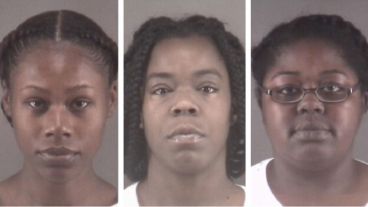 Las tres mujeres detenidas.