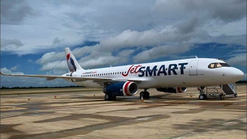 La aerolínea unirá Rosario y Neuquén por el aire. 