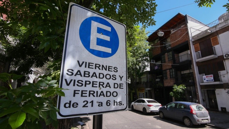 Proponen que haya más calles donde se pueda estacionar en ambas manos. 