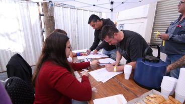 El ingreso a la asamblea de los peones de taxis.