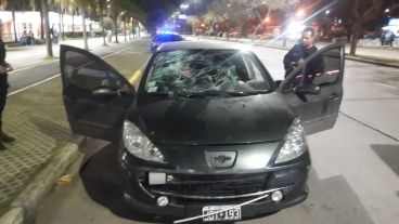 Así quedó el auto que atropelló al policía en La Florida.