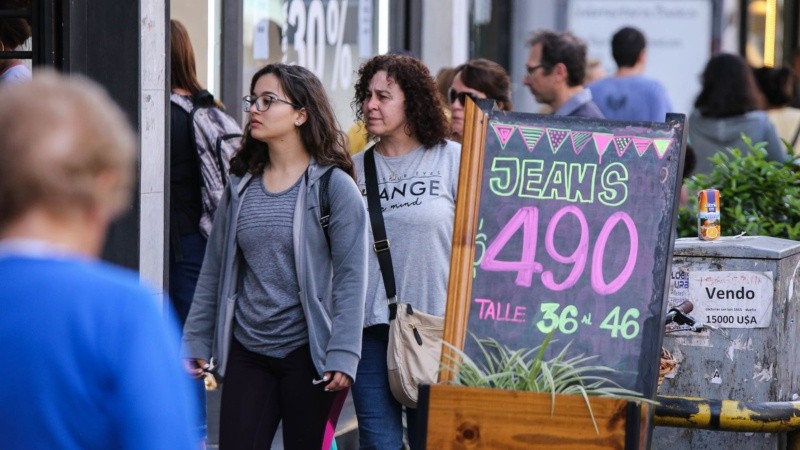 El particular panorama de calle San Luis este sábado. 