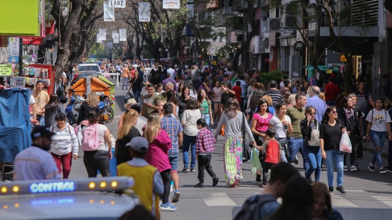 El particular panorama de calle San Luis este sábado. 