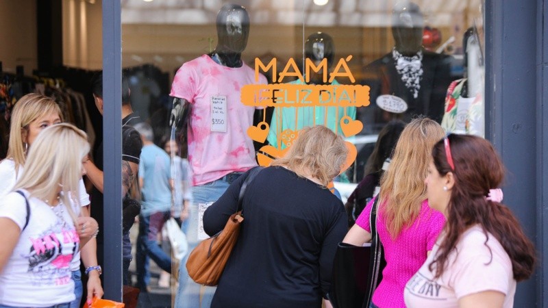 El particular panorama de calle San Luis este sábado. 