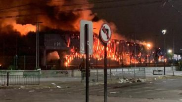 El incendio fue incendiado este domingo a la madrugada.