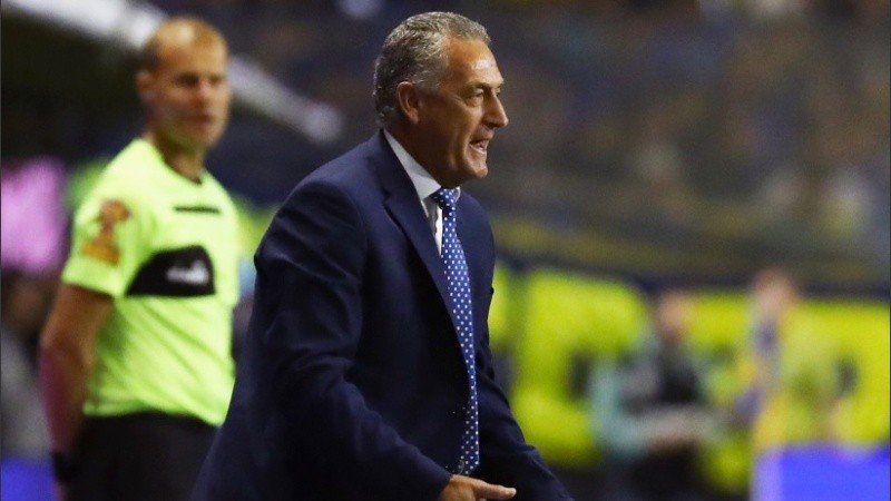 El DT analiza qué equipo poner para ir por la clasificación.