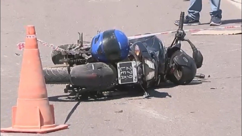 La moto en la que se desplazaba la mujer.