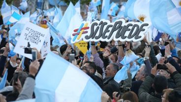 Una multitud este martes en la marcha del "Sí se puede" en Rosario.