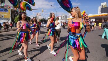 Color, música y buenos disfraces. La "bajada de medicina" tuvo lugar este miércoles por la mañana.