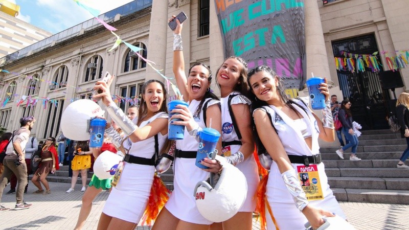 Color, música y buenos disfraces. La 