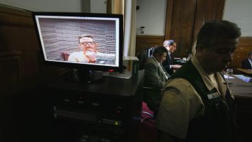 "Guille" sigue el juicio por videoconferencia.