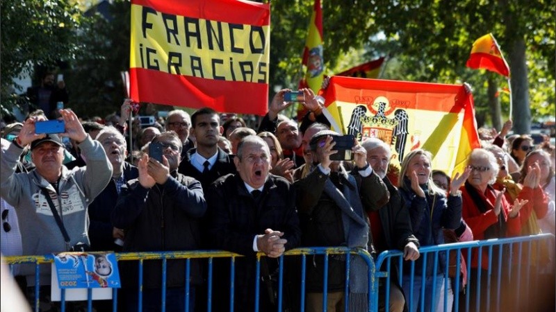 Simpatizantes de Franco criticaron al gobierno de Pedro Sánchez. 