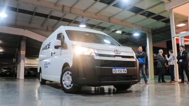 El nuevo utilitario de la marca se ofrece en dos versiones de furgón.