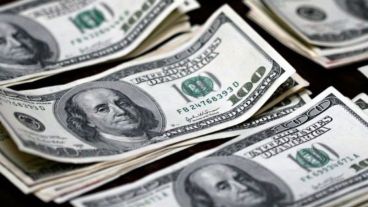 El dólar sigue en alza previo a las elecciones.