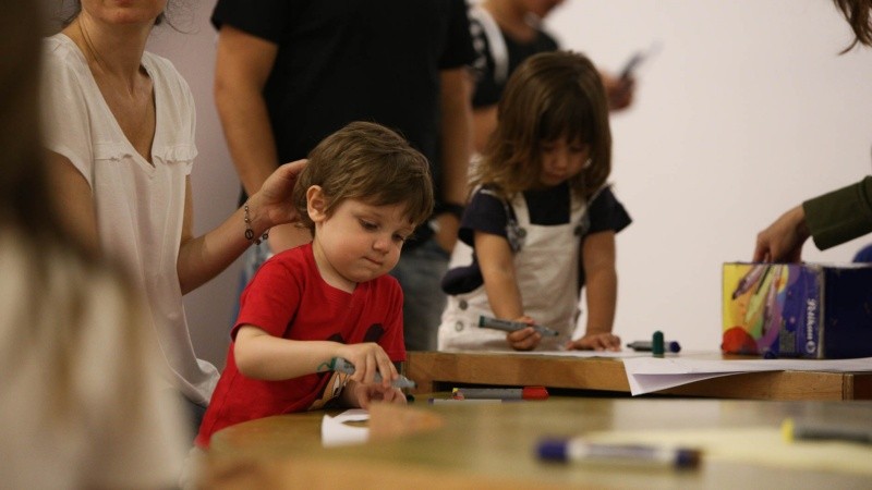 Los museos de la ciudad abrieron hasta la medianoche y mucha gente disfrutó de ellos. 