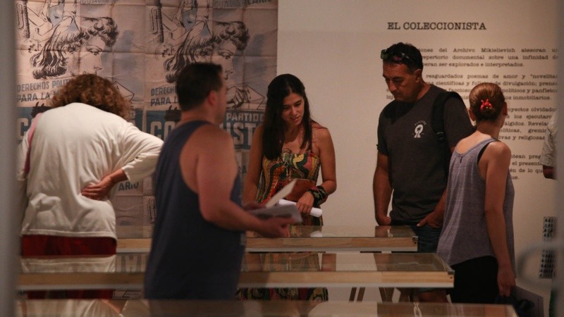 Los museos de la ciudad abrieron hasta la medianoche y mucha gente disfrutó de ellos. 