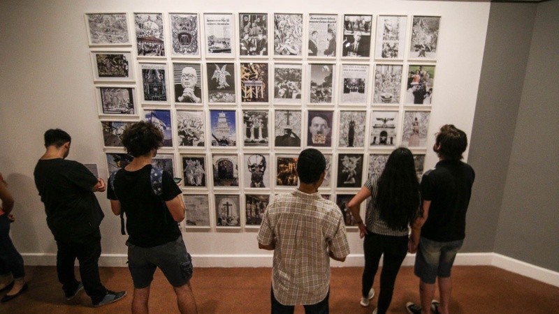 Los museos de la ciudad abrieron hasta la medianoche y mucha gente disfrutó de ellos. 