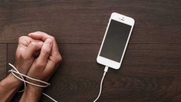 El 30% de los jóvenes coreanos de entre 10 y 19 años fue clasificado como “demasiado dependiente” del celular.